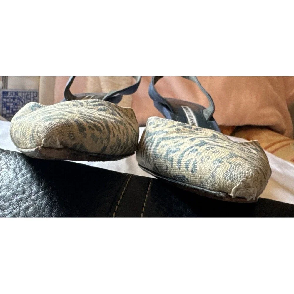 Manolo Blahnik Woven Canvas/ Suede Pointed Toe Slingback Pumps Kitten Heels Flaw